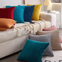 Kép betöltése a galériába, Elegant Soft Velvet Decoration Pillow