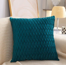 Kép betöltése a galériába, Elegant Soft Velvet Decoration Pillow